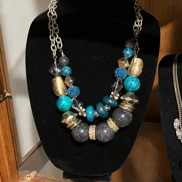 Jewelry - Elegant Multi-Color Beaded Necklace